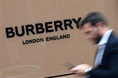 riccardo tisci leaves Burberry